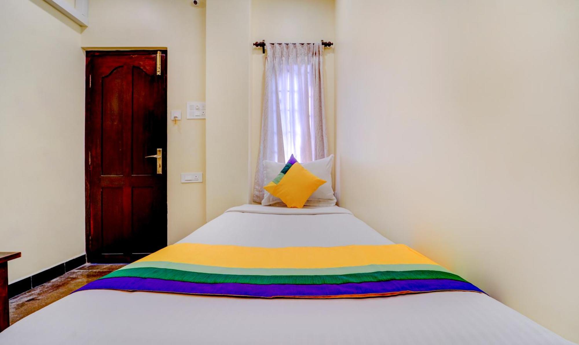 Itsy Hotels Prakasam Residency ポンディシェリ エクステリア 写真