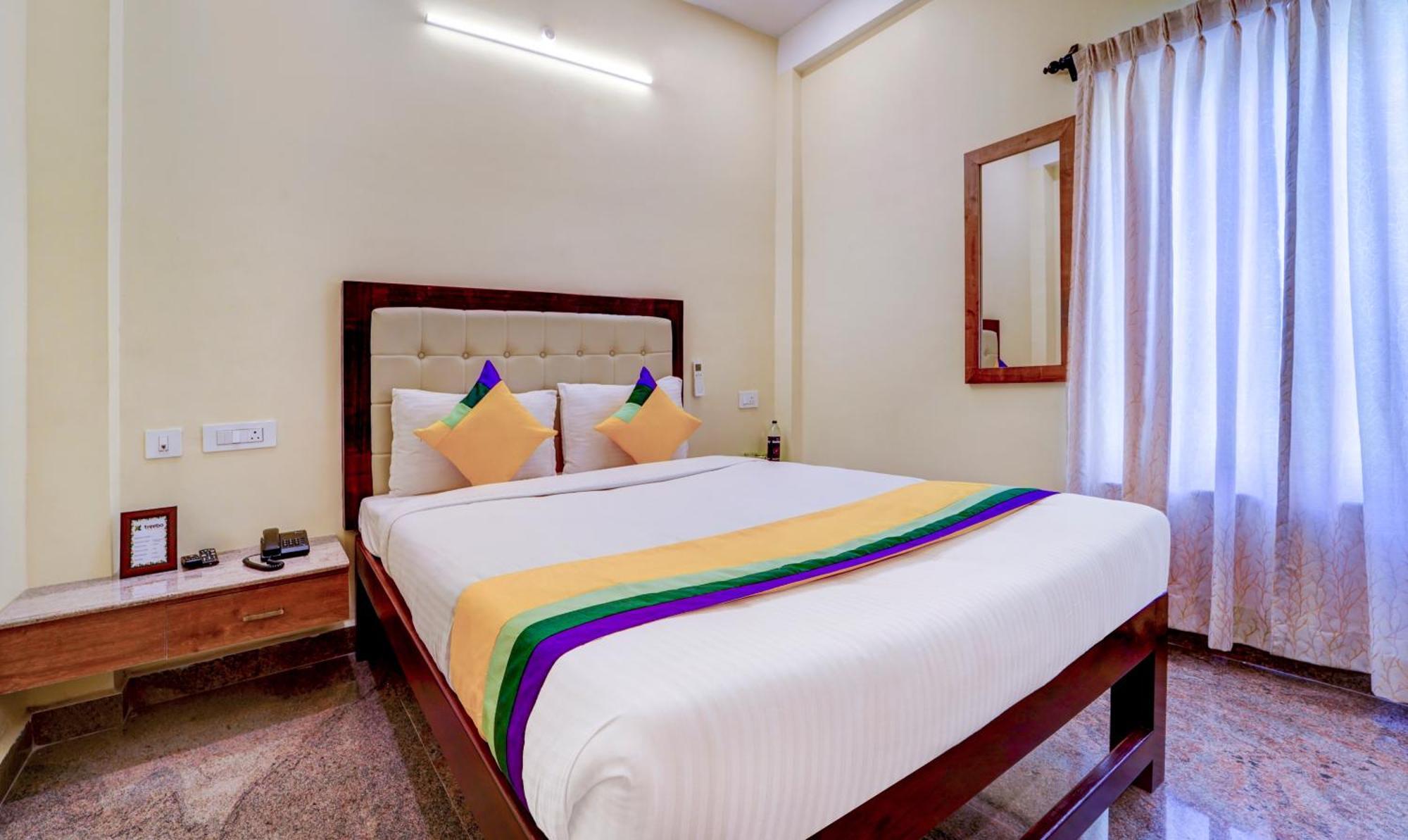 Itsy Hotels Prakasam Residency ポンディシェリ エクステリア 写真